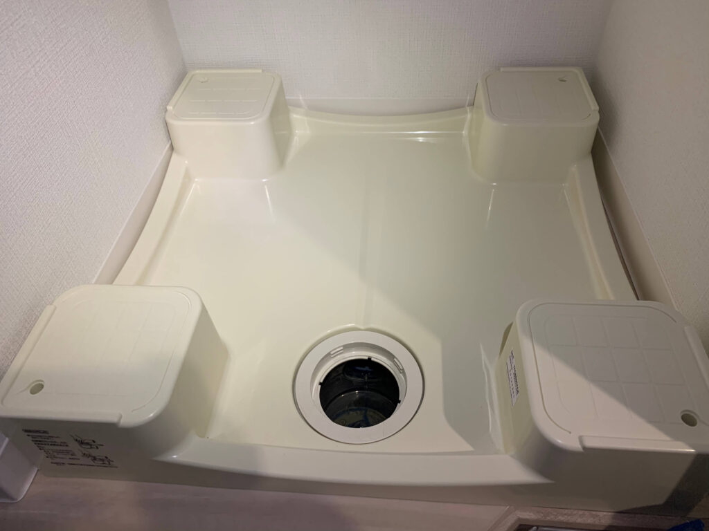洗濯機防水パン本体の取付け位置を確認する